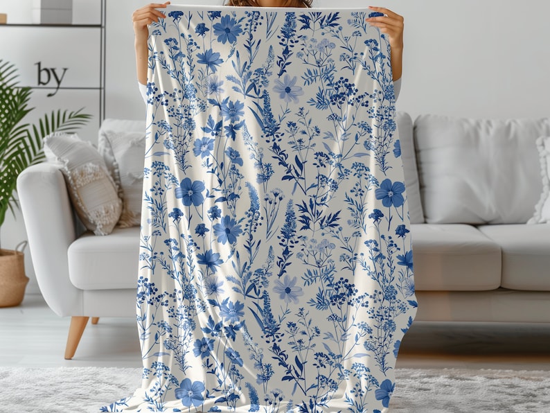 Toile De Jouy Plush Blanket - Vintage Floral Blue Pattern Throw Blanket