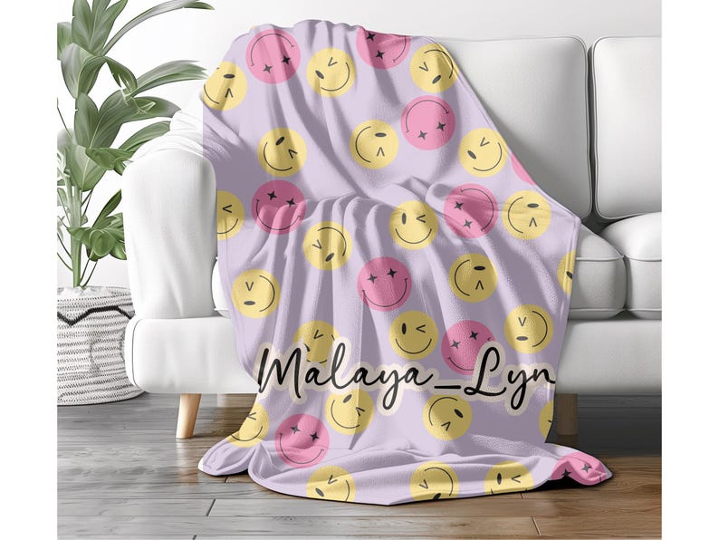 Personalized Girl’s Name Blanket – Customized Smiley Minky Blanket – Ideal Gift for Kids & Teens – Retro & Modern Design